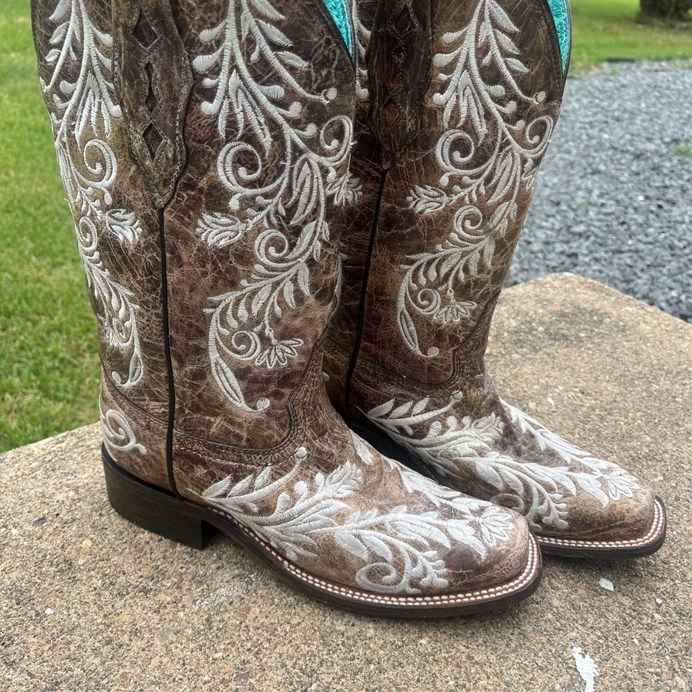 Embroidered boots only worn twice . They glow in the dark after being in the sun